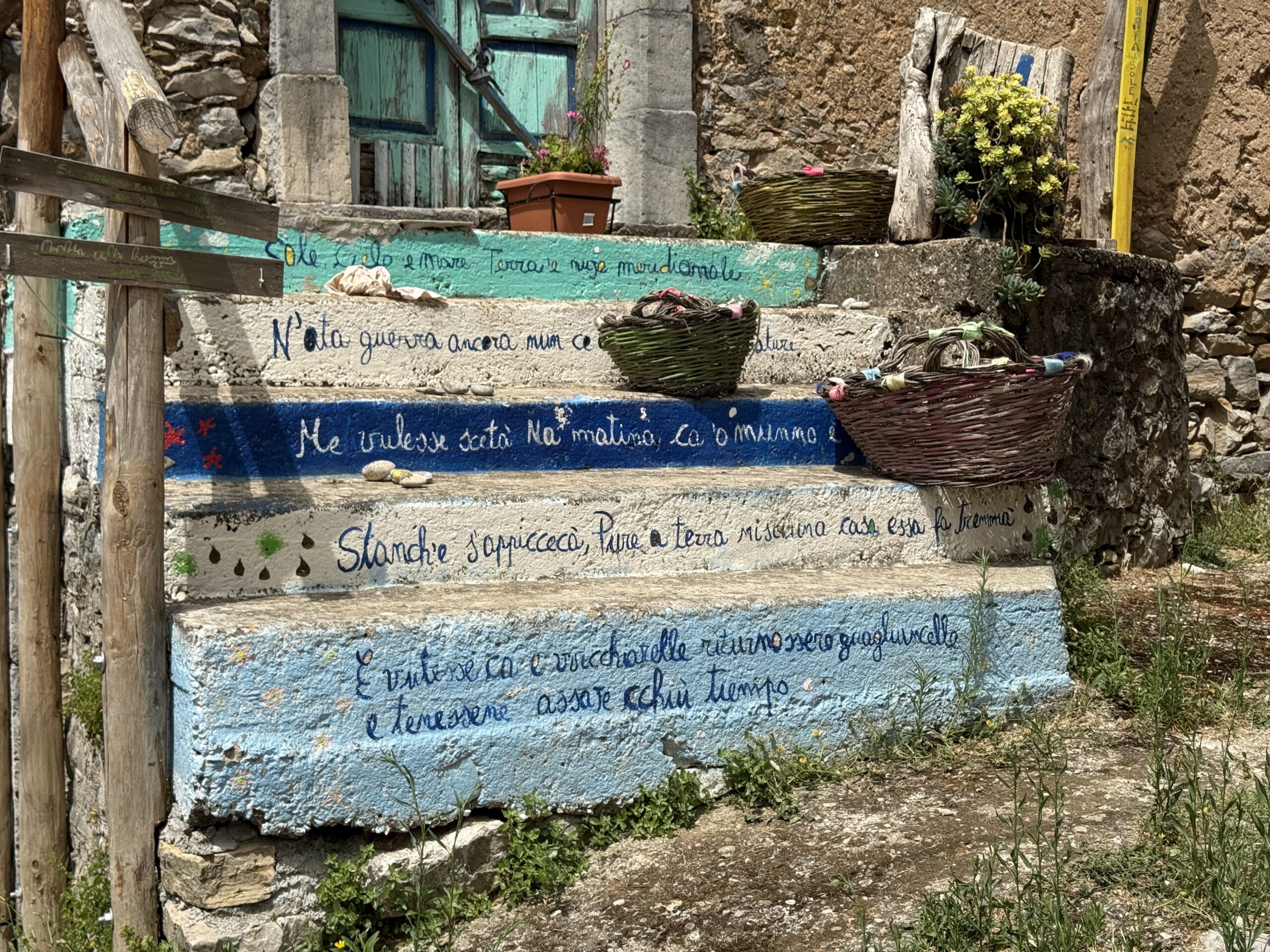 Borgo Tuoro, primi interventi per una pavimentazione più consona e una migliore illuminazione